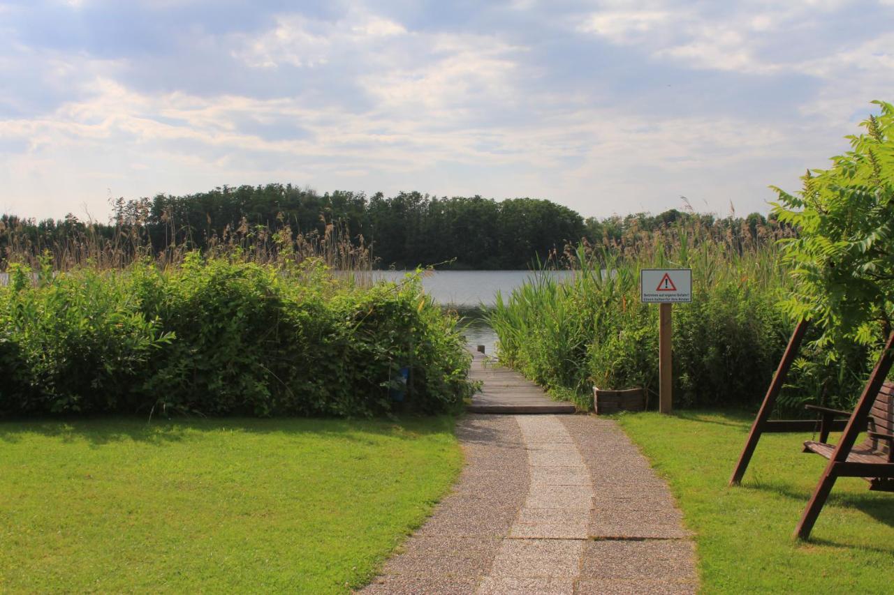 Luxuswohnung renoviert am Plöner See mit eigenem Steg App 13 Bosau Exterior foto